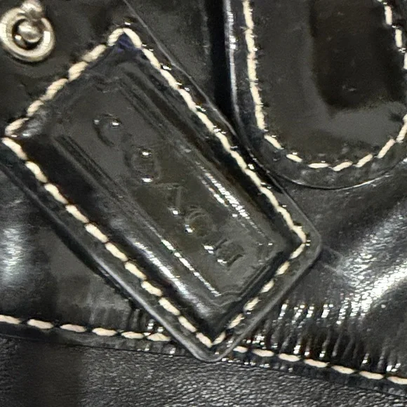 Coach Glossy Black Leather Shoulder Bag - Picture 3 of 7